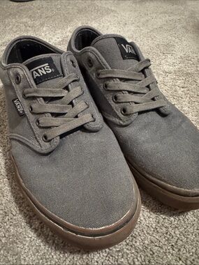 Vans Atwood - Men’s Grey Canvas Low-Top Sneakers size 9